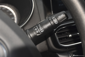 2017款风神AX4 1.6L手动潮尚型