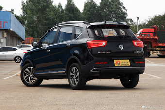 2017款宝骏560 1.5T DCT尊享型