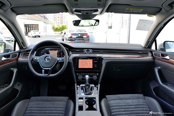 2018款迈腾2.0T自动380TSI DSG尊贵型图片