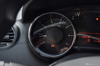 2018款标致3008 2.0L自动经典版