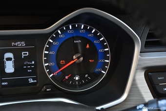 2018款吉利远景X3 1.5L自动精英型