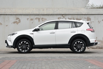 2018款RAV4荣放 2.0L自动两驱风尚X版