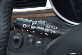 2015款众泰Z500 1.5T 自动豪华型 慕尼黑