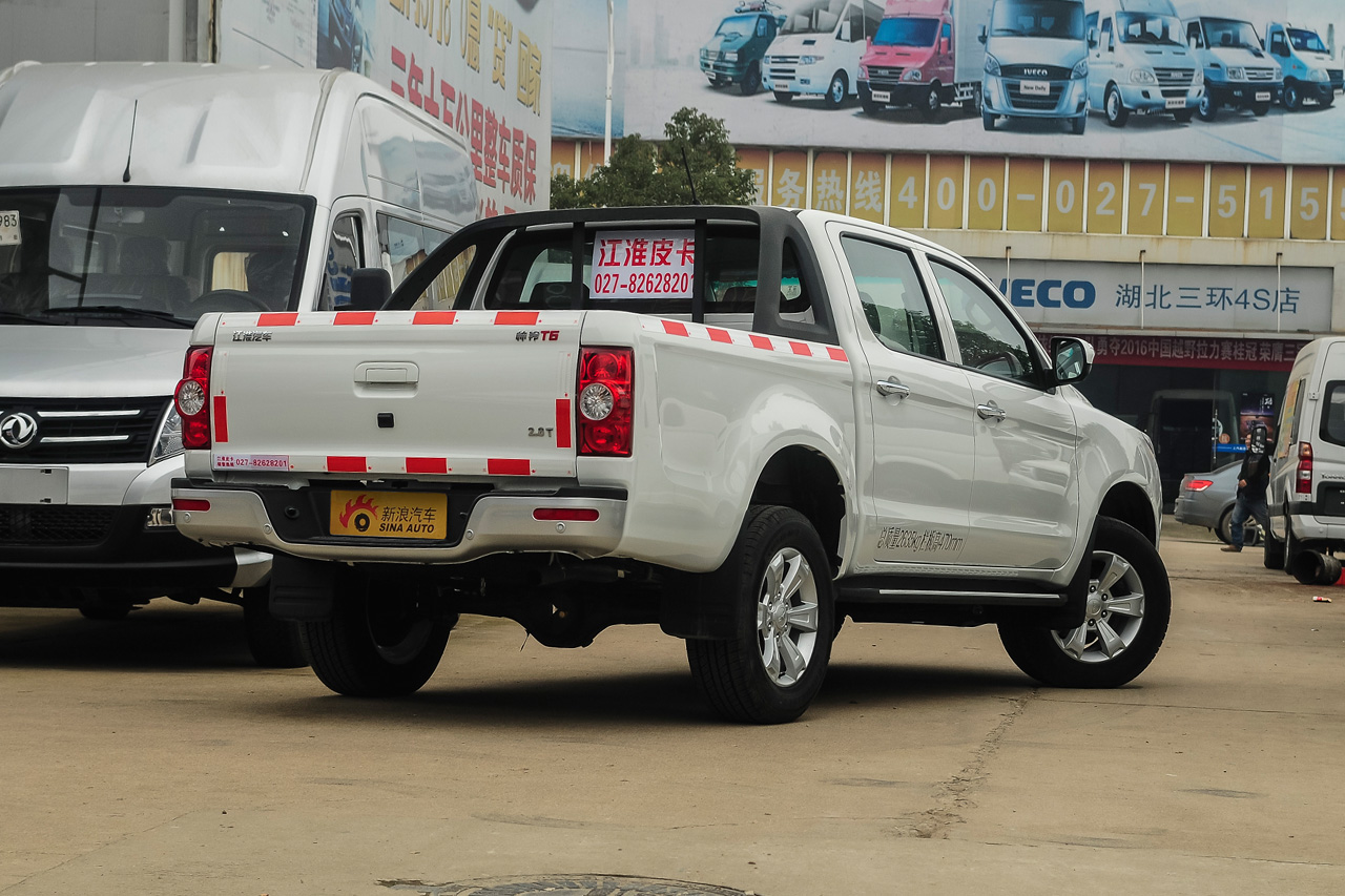 2015款帅铃T6 2.8T手动柴油旗舰型HFC4DA1-2C