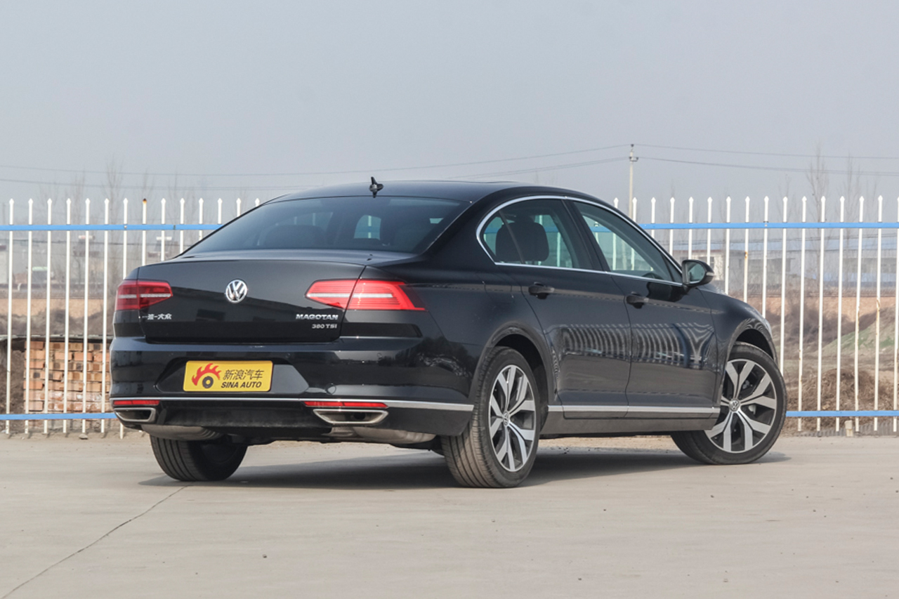 2018款迈腾2.0T自动380TSI DSG尊贵型