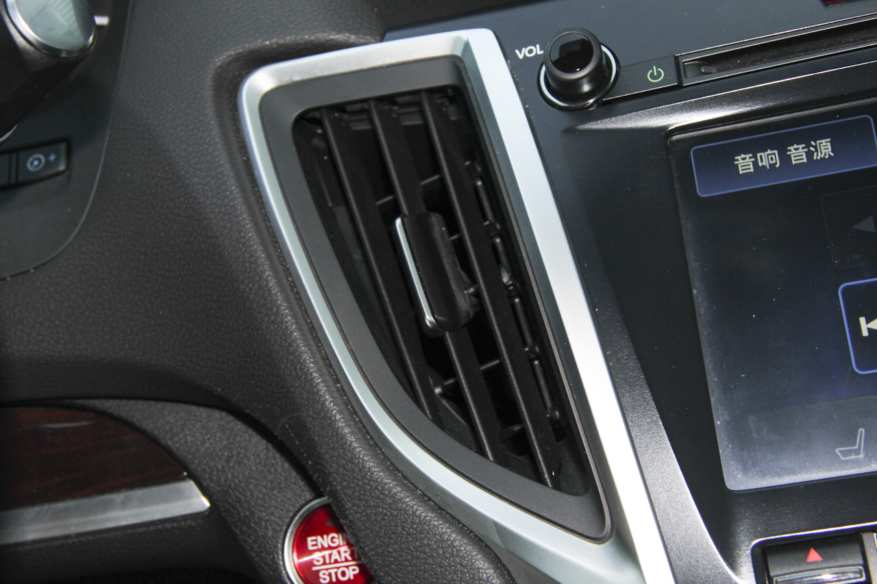 2015款讴歌TLX 2.4L自动精英版