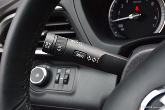 2018款别克GL6 1.3T自动18T豪华型5座