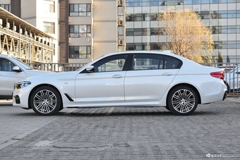 2019款宝马5系2.0T自动530Li 尊享型M运动套装