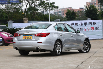 2016款英菲尼迪Q50L 2.0T自动豪华版 