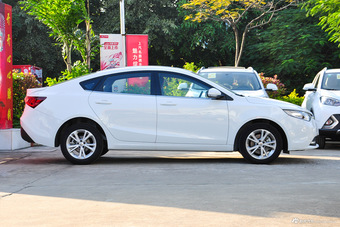 2016款名爵锐行1.5L自动超值豪华版