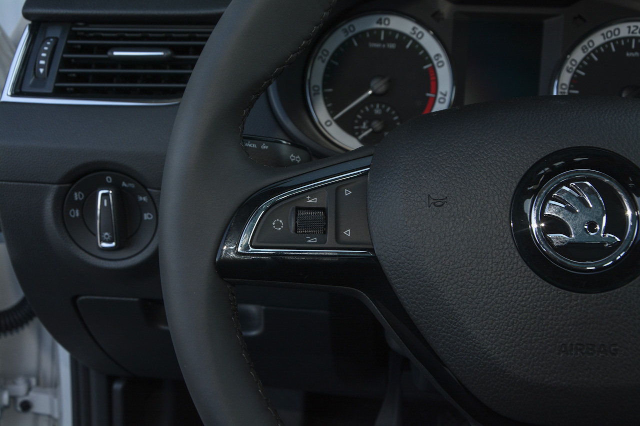 2018款明锐旅行版1.4T TSI280 DSG旗舰版