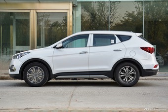 2017款现代全新胜达 2.0T 自动两驱智能型 7座