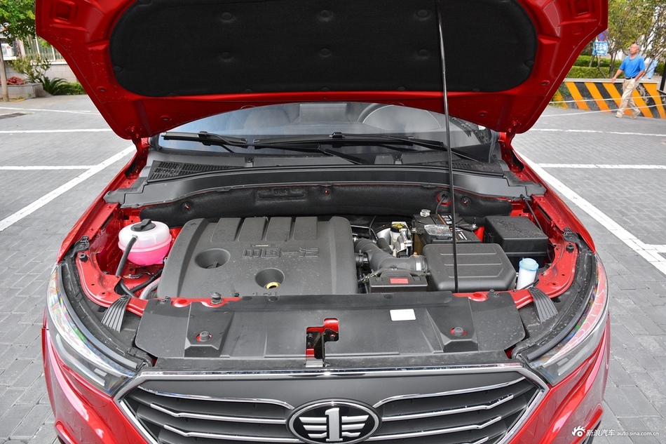 2019款奔腾X40 1.6L自动互联智享型