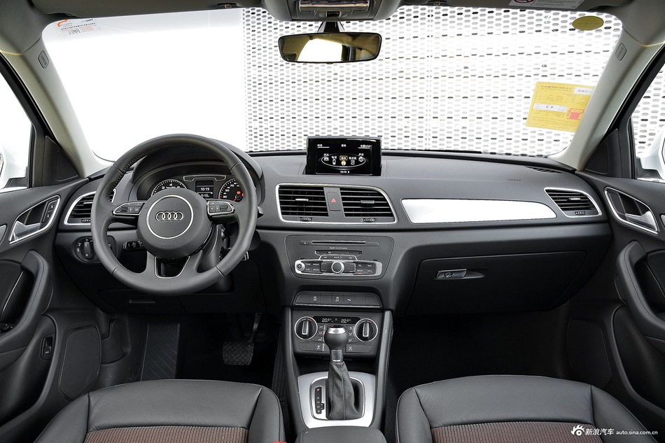 2017款奥迪Q3 1.4T自动30 TFSI时尚型