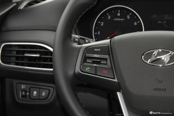 2018款逸行1.6L自动逸心版