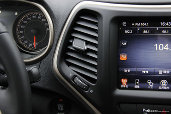 2016款自由光2.0L自动智能版