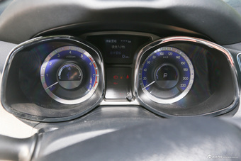 2015款瑞风S5 1.5T自动精英型