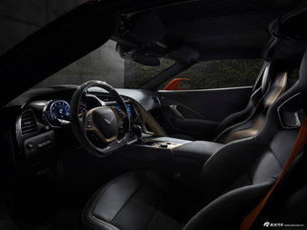 全新科尔维特ZR1实车发布 766马力！