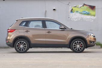 2017款森雅R7 1.6L 自动尊贵型