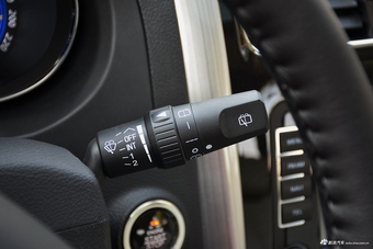 2016款风行S500 1.6L自动尊贵型