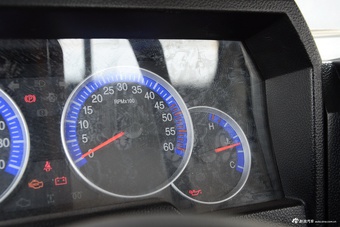 2016款战旗皮卡2.2L手动汽油双排豪华型4G22B