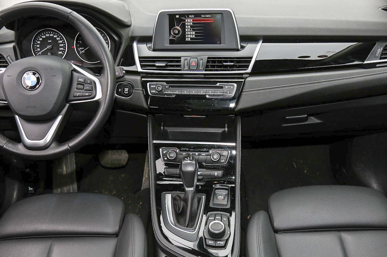 2015款宝马2系Gran Tourer 218i 1.5T自动运动设计套装