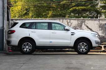 2017款撼路者2.0T自动四驱豪华版汽油7座