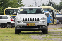 2016款自由光2.4L自动专业版+智能包