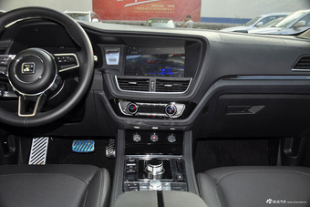 2016款众泰T600 2.0T自动尊贵型运动版