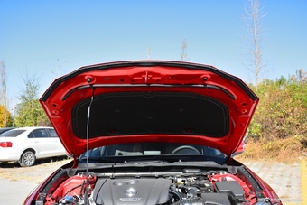 2018款马自达CX-4 2.5L自动四驱蓝天运动版