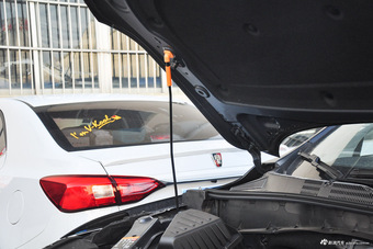 2016款荣威RX5 20T自动两驱旗舰版