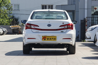 2016款比亚迪秦EV300尊荣型