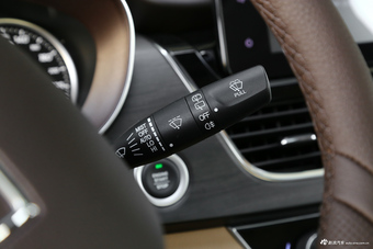 2017款宝骏730 1.8L iAMT豪华型7座