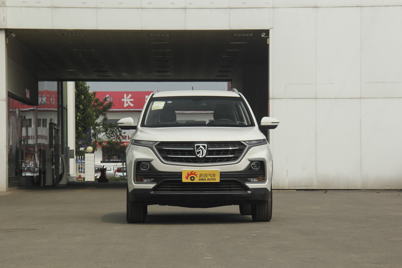 2018款宝骏530 1.5T手动精英型 