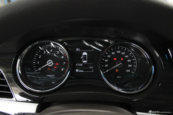 2016款宝骏730 1.5T手动舒适版 7座