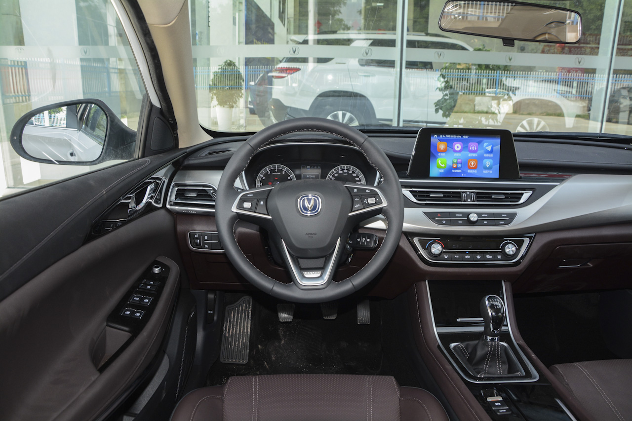 2018款睿骋CC1.5T手动典雅型