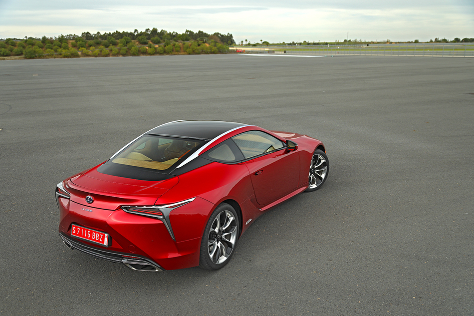 试驾雷克萨斯LC