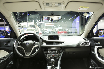 长安悦翔V7 1.0T GDI