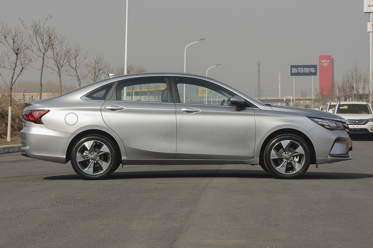 2018款传祺GA4 1.3T自动尊享版200T