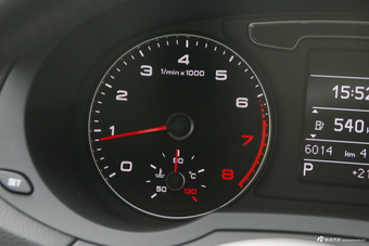 2016款奥迪Q3 1.4T自动30TFSI风尚型