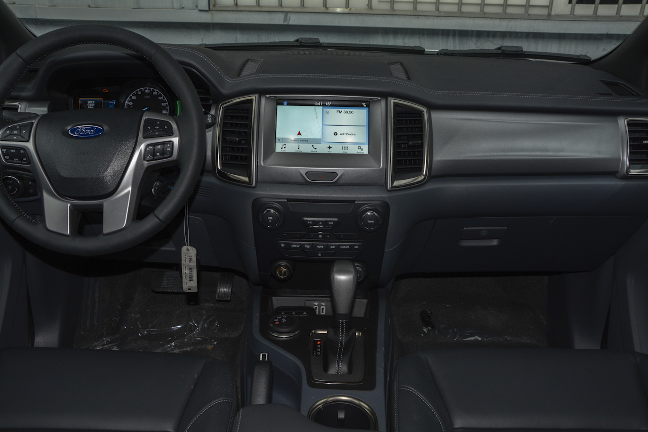 2017款撼路者2.0T自动四驱豪华版汽油5座