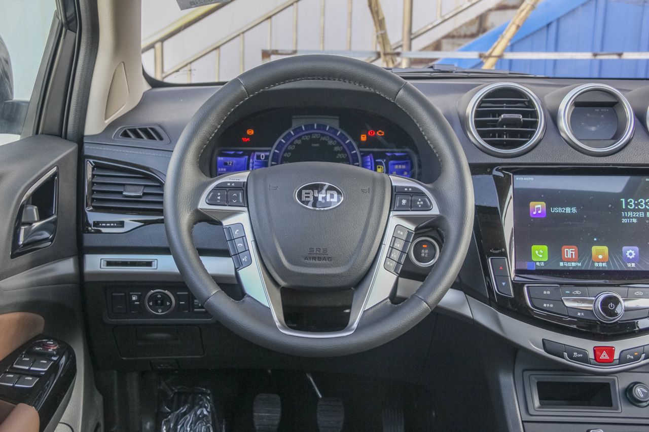 2017款比亚迪S7 1.5T手动尊贵型