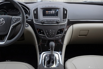 2015款君威 2.0L 精英时尚型 