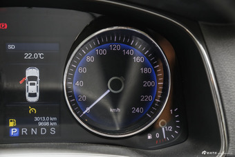 2015款红旗H7 2.0T 自动豪华型