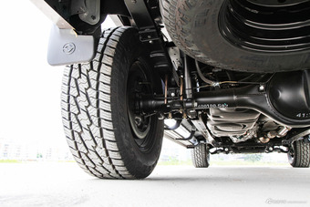 2017款黄海N3 2.5T手动四驱运动版XD25T5 