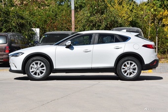 2018款马自达CX-4 2.0L手动两驱蓝天活力版