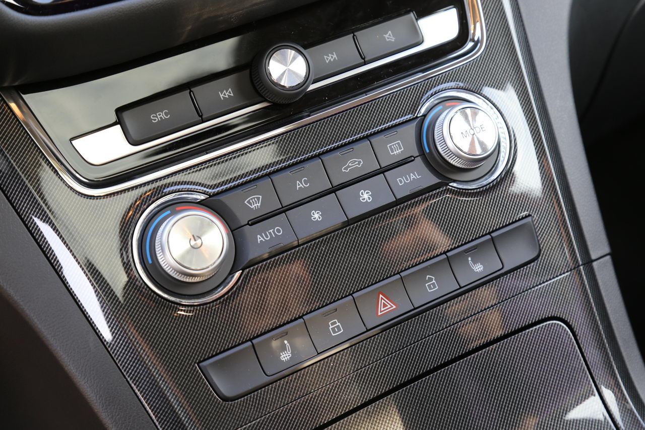 2017款锐腾2.0T 30T自动四驱旗舰版