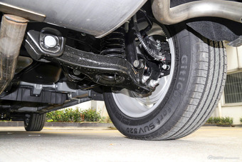 2017款众泰SR9 2.0T自动极致之光版