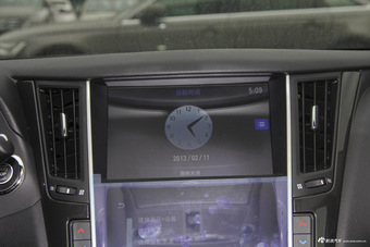 2016款英菲尼迪Q50L 2.0T自动舒适版