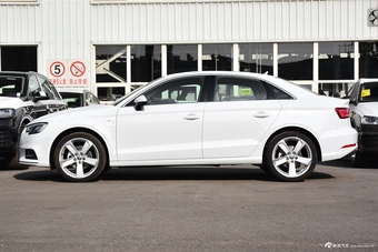 2018款奥迪A3 30周年型1.4T自动Limousine 35 TFSI风尚型